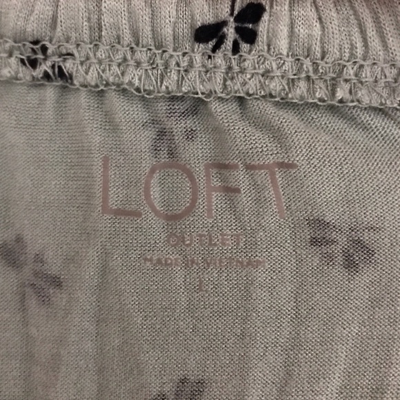 LOFT Blue Patterned Top - Picture 4 of 4